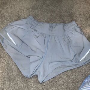 Lululemon Hotty Hot Short 2.5 inches